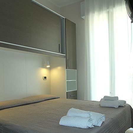Hotel Sant'Elena Rimini Esterno foto