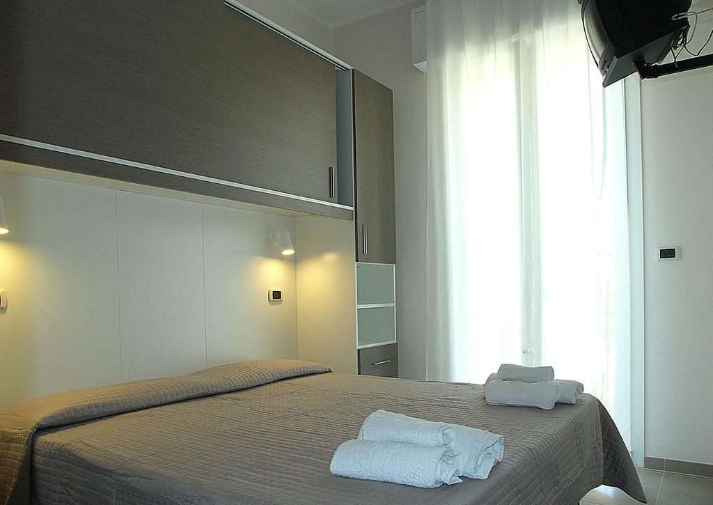 Hotel Sant'Elena Rimini Esterno foto