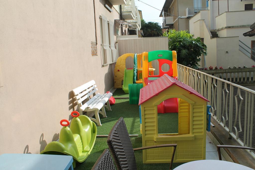 Hotel Sant'Elena Rimini Esterno foto