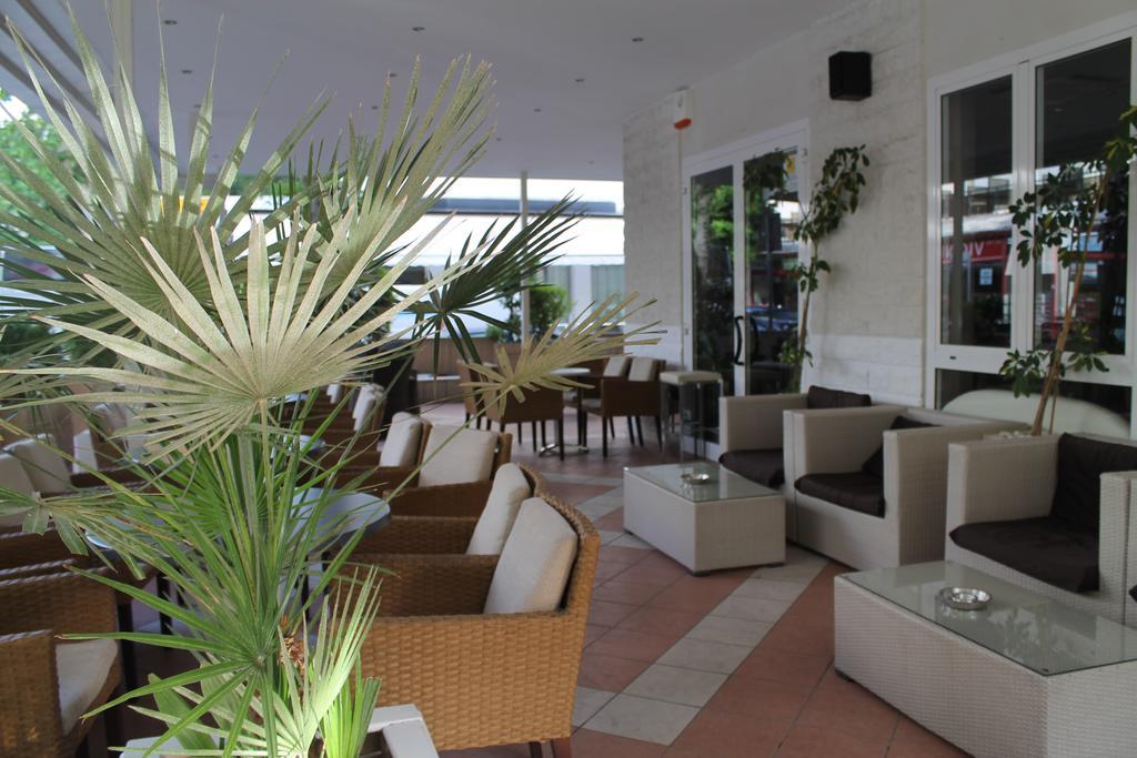Hotel Sant'Elena Rimini Esterno foto